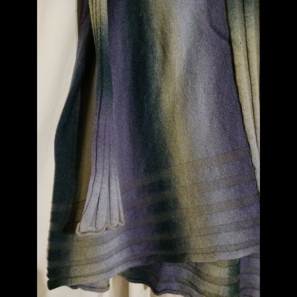 Sisters Sweater Large - Picture 2 of 5